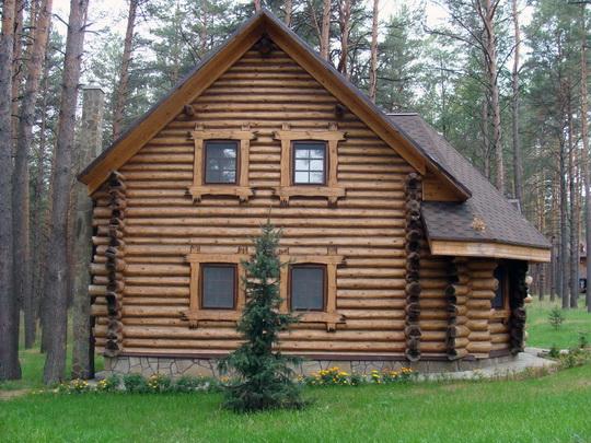 Деревянный дом за городом – мечта любого городского жителя