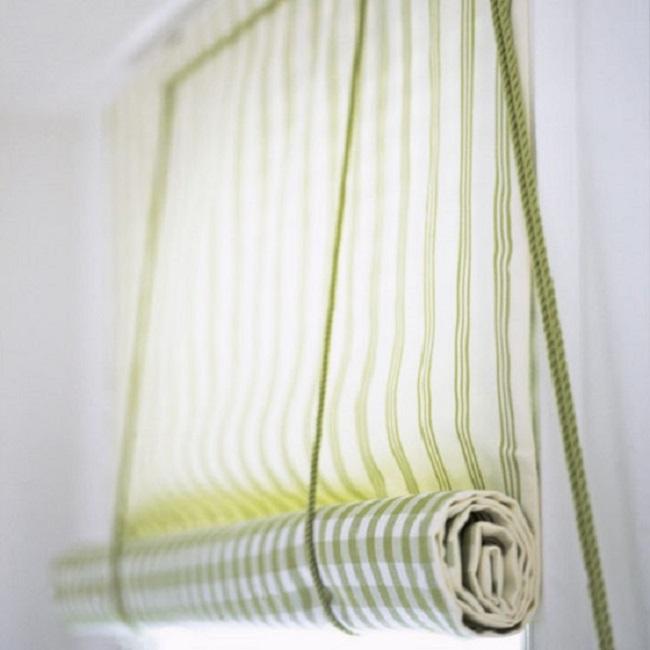 Для изготовления рулонных штор своими руками требуется минимальное количество ткани